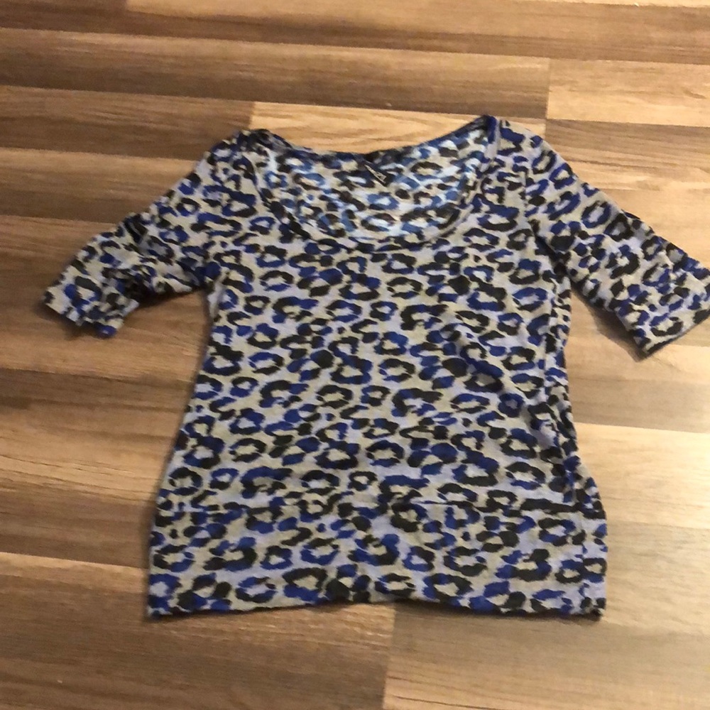 Royal blue gray and black leopard print tee
